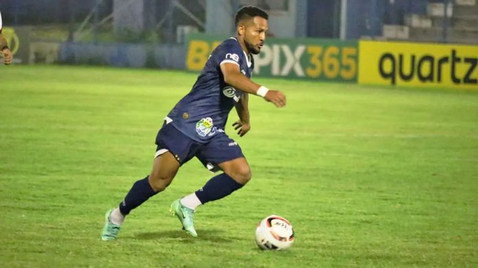 Águia confirma acerto com Elielton para a temporada 2024